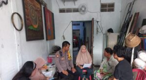 Anggota Polsubsektor Roxy Lakukan Problem Solving Pemasalahan Warga Cideng