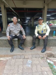 Patroli Pagi Hari 1053 Samapta Polsek Metro Tanah Abang Sambangi Petugas Keamanan Gedung Parkir B GBK Senayan