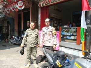 Bhabinkamtibmas Kelurahan Kampung Rawa Bersama Satpol. PP, melaksanakan kegiatan Patroli Kewilayahan Imbauan Warga