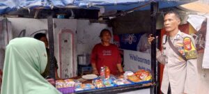 Bhabinkamtibmas Kelurahan Utan Panjang Berikut Melakukan Kegiatan Patroli Dialogis