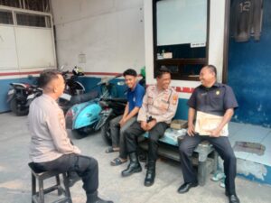 Unit Samapta Polsek Kemayoran Melaksanakan Kegiatan Sambang Dan Patroli Dialogis