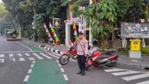 Aiptu Setiawan Kateam Patmor Polsek Metro Menteng Bersama Personil Pengaturan Lalu Lintas Pagi Hari