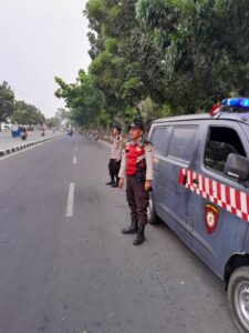 Unit Samapta Polsek Kemayoran Melaksanakan Pengaturan Lalu Lintas Sore Hari