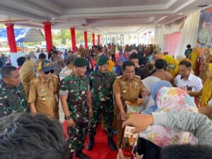 Prajurit Yonif 433 Kostrad Hiasi Langit Kota Jeneponto dan Tebar Kebahagiaan kepada Masyarakat