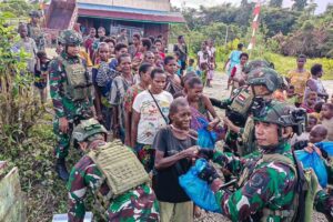 Jumat Berkah Kesatria Mayangkara Bagikan Paket Sembako Bagi Warga Papua