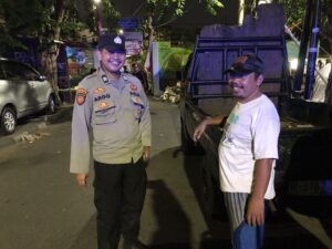 Patroli Pemukiman Malam Hari Anggota Patroli Briptu Argo Ryantama Sambang dan Imbauan Warga