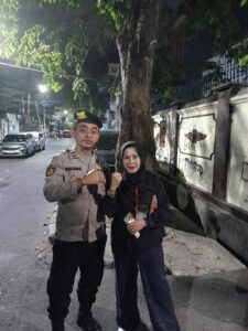 Panit 1 Patroli Polsek Johar Baru Melaksanakan Patroli Pemukiman dan Imbauan Kepada Warga