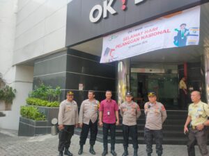 Sambangi Perkantoran, Bhabinkamtibmas Duri Pulo Jalin Sinergitas