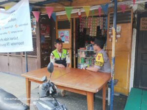 Bhabinkamtibmas Kelurahan Kampung Rawa Bersama Satpol. PP., Patroli Wilayah dan Pemantauan Aktifitas Masyarakat