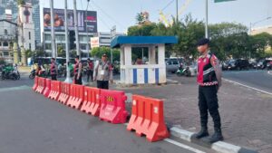 Ipda Norsyam Kapolsubsektor Krekot Lakukan Monitoring Simpang Harmoni Cegah Tindak Kriminalitas