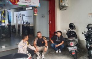 Bhabinkamtibmas Cempaka Putih Timur Sampaikan Imbauan Kamtibmas Ke Security