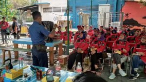 Bhabinkamtibmas Kelurahan Kebon Kosong Melakukan Perbantuan Pengamanan Simulasi Kebakaran