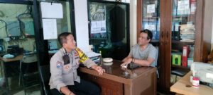 Bhabinkamtibmas Kelurahan Kebon Kosong Melaksanakan Kegiatan Sambang dan Patroli Dialogis
