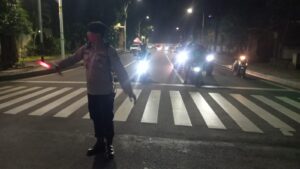 Pengawasan Lintasan Persimpangan Menjelang Malam Hari Jl. Pangeran Diponegoro Menteng