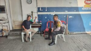 Bhabinkamtibmas Kelurahan Gunung Sahari Selatan Melaksanakan Kegiatan Patroli dan Sambang Dialogis