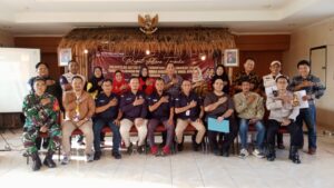 Bhabinkamtibmas Hadiri Rapat Pleno Terbuka Rekapitulasi Daftar Pemilih Hasil Perbaikan (DPSHP) Pada Pemilihan Gubernur Dan Wakil Gubernur Tahun 2024 Kelurahan Karet Tengsin