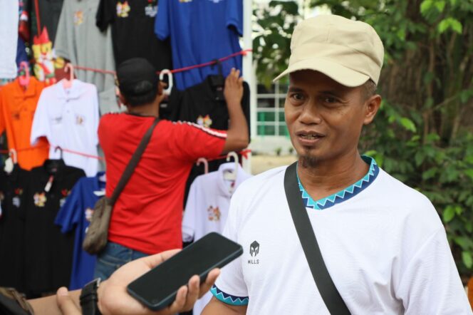 
 Buka Stan di Sekitar Stadion Harapan Bangsa, Pedagang Harap Raup Rezeki di PON XXI Aceh-Sumut