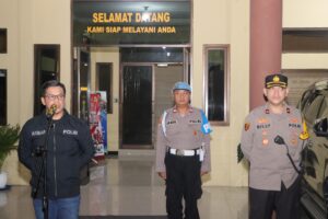 Polres Metro Jakarta Utara Gelar Apel Kegiatan Rutin Kepolisian Yang Ditingkatkan (KRYD) di Wilayah Polsek Tanjung Priok