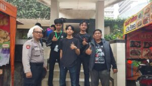 Anggota Polsek Cempaka Putih Pengamanan Turnamen Futsal