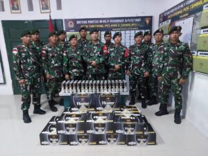 Satgas Pamtas Yonarmed 11 Kostrad Gagalkan Penyelundupan 480 Kaleng Miras Merek Huster di Sebuku, Nunukan