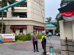 Patroli Sore Hari 1052 Samapta Polsek Metro Tanah Abang Dan Sambangi Security Apartemen Somerset