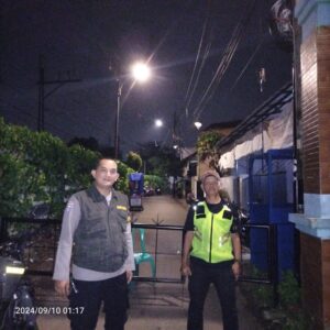 Aiptu Robby Danan Jaya Binmas Kelurahan Menteng Melaksanakan Kegiatan Sambang Dan Patroli Dialogis