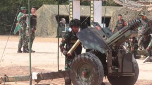 Dentuman Menggelegar Meriam 76 Warnai Latbakjatratnis Yonarmed 13 Nanggala