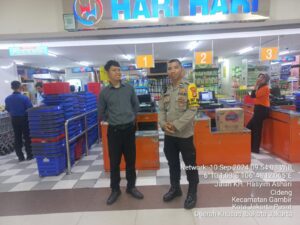 Deteksi Dini Gangguan Kamtibmas, Aipda Zaenal Sambangi Swalayan di Roxy