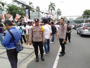 Unit Patroli Gambir, Kawal Aksi Unjuk Rasa di Graha Pertamina