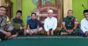 Kanit Binmas Polsek Jatiasih Pimpin Sholat Jumat di Masjid Baitul Mu’min Perumahan Villa Mas Indah