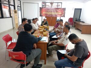 Bhabinkamtibmas Tanah Tinggi Menghadiri Rapat Koordinasi Peremajaan FKDM