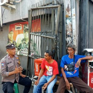 Sambang Wilayah Bhabinkamtibmas Kelurahan Galur Dengan Tokoh Masyarakat RW 03