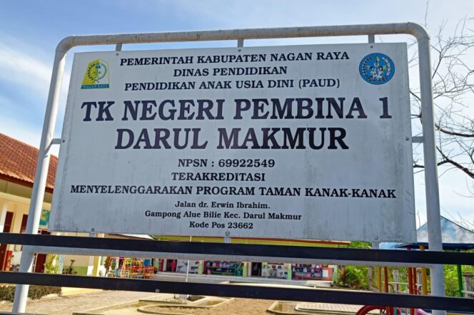 
 Dapat Laporan Wali Murid Terkait Dugaan Pungli, Heri Yanda Datangi TK Pembina Negeri 1 Darul Makmur