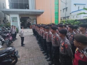 Kapolsek Metro Tanah Abang Pimpin Pengamanan Tabliq Akbar Maulid Nabi Muhammad SAW 1446 H Di Masjid Al Makmur