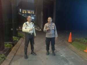 Patroli Malam Hari 1052 Samapta Polsek Metro Tanah Abang Dan Sambangi Security Gedung Sudirman 7.8