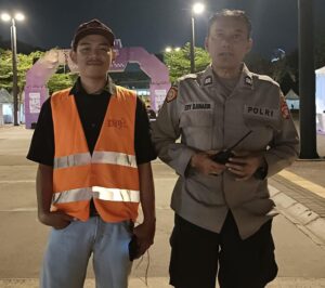 Patroli Malam Hari 1053 Samapta Polsek Metro Tanah Abang Dan Berikan Imbauan Kepada Keamanan Event Plaza Barat