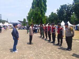Hari Kedua Kanit Binmas Pimpin Pengamanan Jak Japan Matsuri Di Parkir Timur Senayan