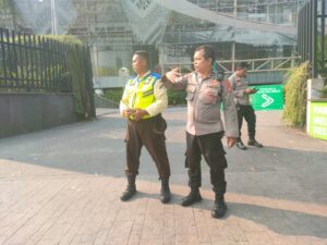 Patroli Pagi Hari 1051 Samapta Polsek Metro Tanah Abang Sambangi Security Dan Pengaturan Arus Lalu Lintas
