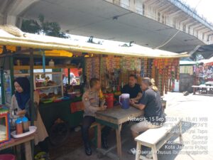 Ciptakan Rasa Aman, Anggota Polsubsektor Petojo Laksanakan Pengamanan Ibadah Gereja Minggu Pagi Di Ketapang