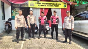 Pengamanan Di Posko Mantap Praja 2024 KPU Kota Jakarta Pusat