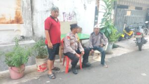 Sambang Wilayah Bhabinkamtibmas Kelurahan Johar Baru Cooling System Kamtibmas Dengan Warga