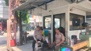 Bhabinkamtibmas Kelurahan Johar Baru Sambang Dialogis Ke UKM Imbau Petugas Security