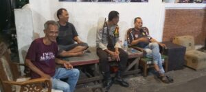 Bhabinkamtibmas Kelurahan Utan Panjang Berikut Melakukan Kegiatan Patroli Dialogis