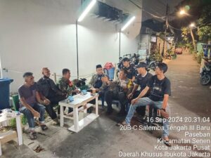 Bhabinkamtibmas Kelurahan Paseban Bersama Babinsa Sambang Dialogis dengan Ketua RW 04