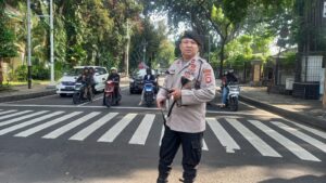 Unit Sabhara Polsek Metro Menteng Melaksanakan Tugas Rutin Pelayanan Pagi Hari