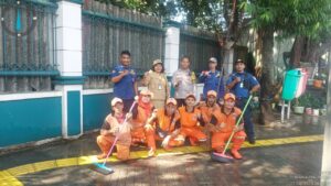 Bhabinkamtibmas Kelurahan Pasar Baru Peduli Lingkungan Bersama Unsur Tiga Pilar