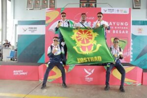 Tim Falcon Brigif 18 Divif 2 Kostrad Borong Emas di Cabang Terjun Payung