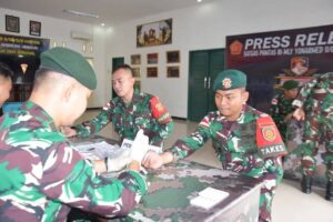 Cegah Malaria, Prajurit Satgas Yonarmed 11 Kostrad Jalani Pemeriksaan