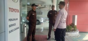 Kapolsubsektor Galur Melaksanakan Patroli Dialogis Imbauan Security Showroom Toyota Auto 2000