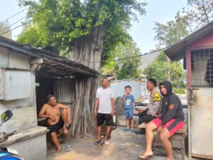 Cegah Tindak Kriminalitas, Bhabinkamtibmas Cideng Sambangi Warga Petojo